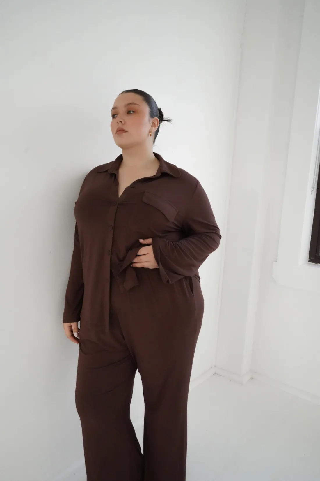 buttery_sleep_top_ls_espresso_6.webp Fayt Tops | Sets | BUTTERY SLEEP TOP L/S ESPRESSO