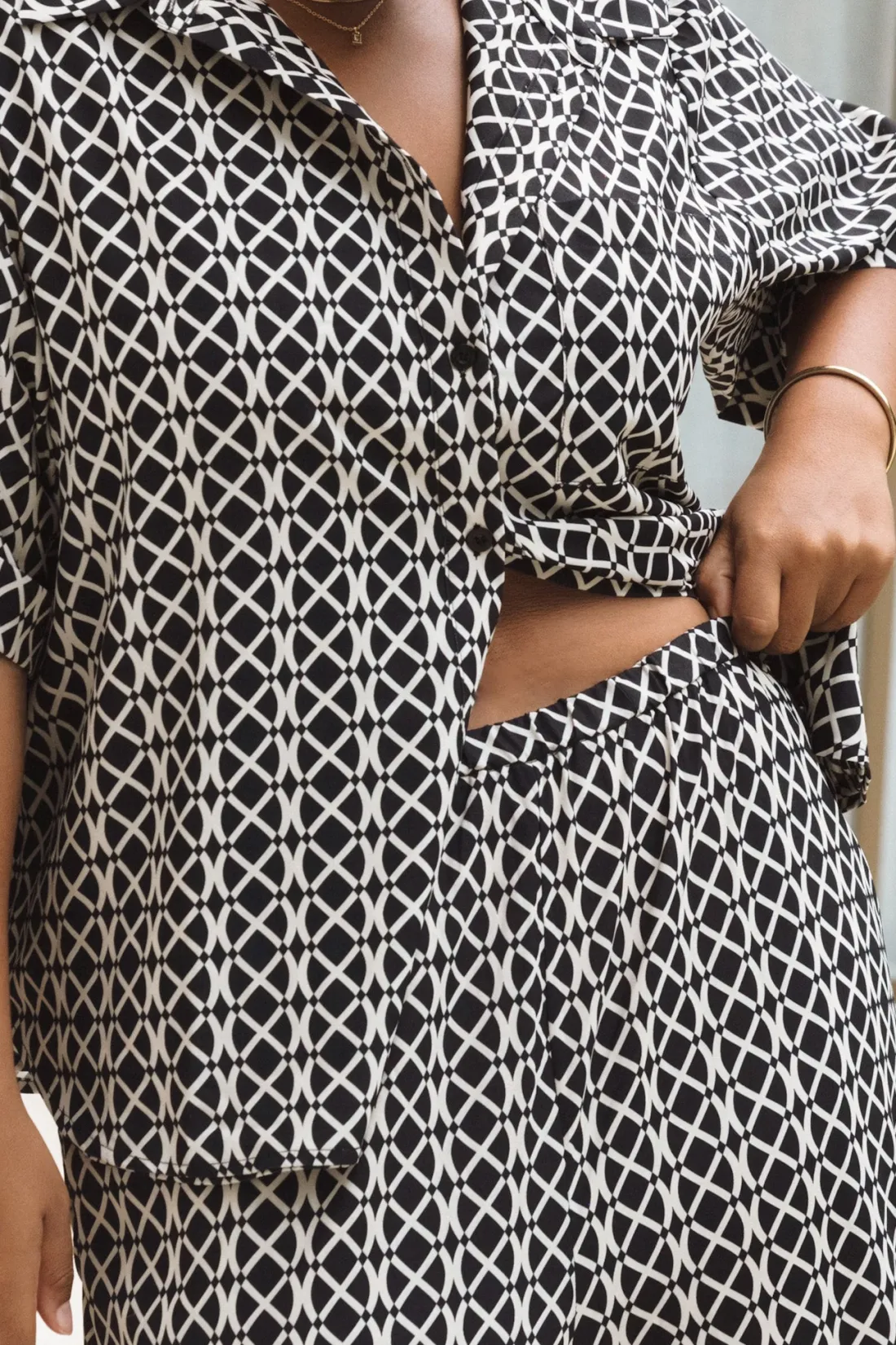 Fayt Tops | INDA SHIRT GEO